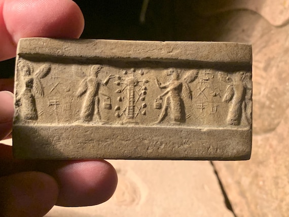 Mesopotamian / Assyrian seal impression - Tree of life with Apkallu