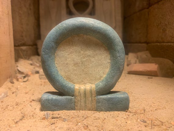 Egyptian art - Shen ring amulet - symbol of divine protection