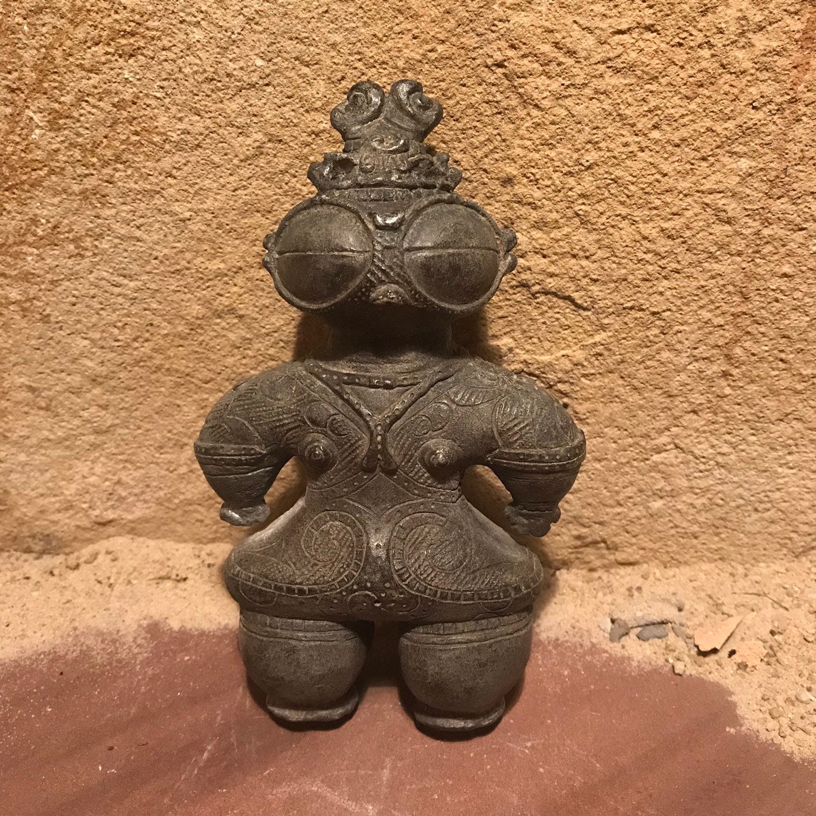 Dogu statue Japanese sculpture Jomon art. Ancient aliens / Chariots of