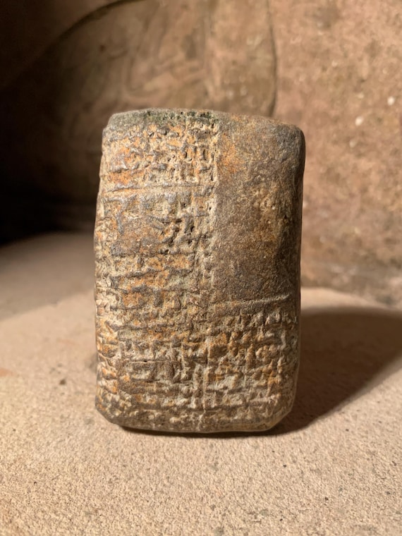 Sumerian / Babylon Cuneiform tablet - Ancient writing Mesopotamia