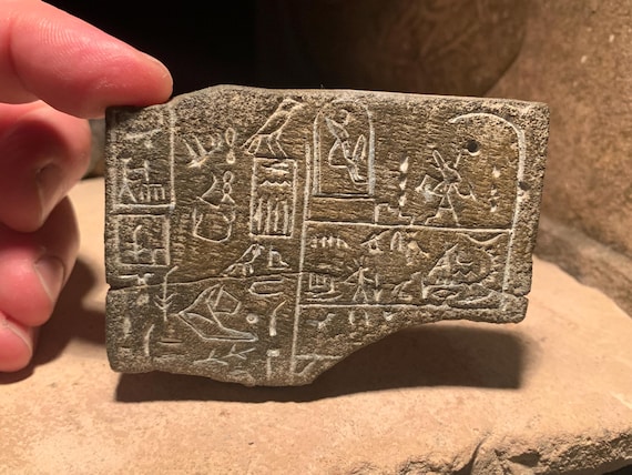 Egyptian art / Hieroglyphic writing 1st dynasty replica jar docket of king Den