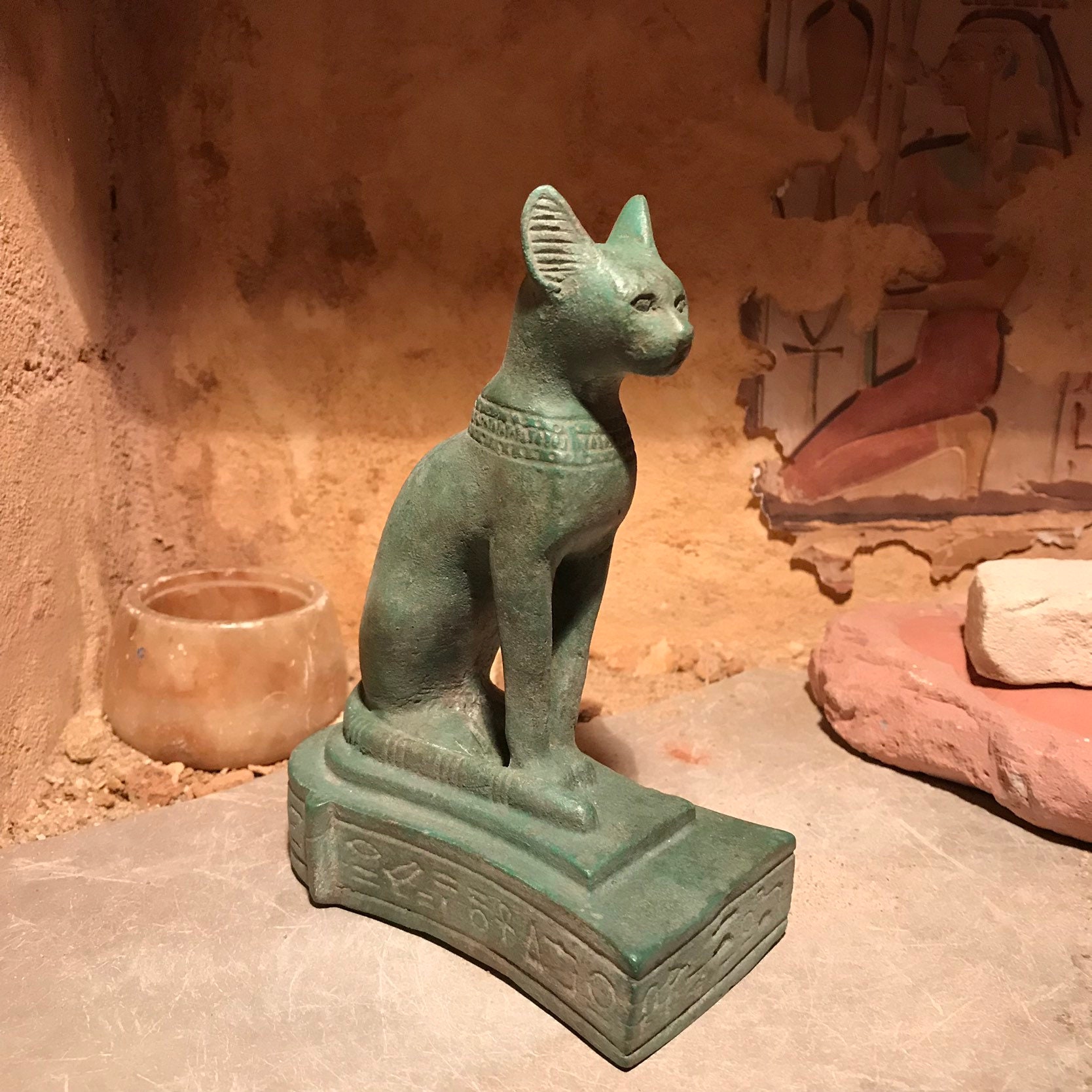 Egyptian cat statue - Bast / Bastet - Goddess of music, dance, hunting and protection