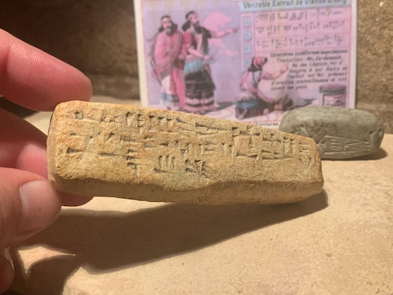 Sumerian Cuneiform - Mesopotamia - Ugarit alphabet - Abjad - ancient writing  + New moon dark moon amulet