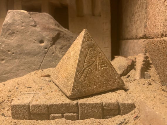 Egyptian statue Pyramid / Pyramidion featuring the sun god Ra and adoratore