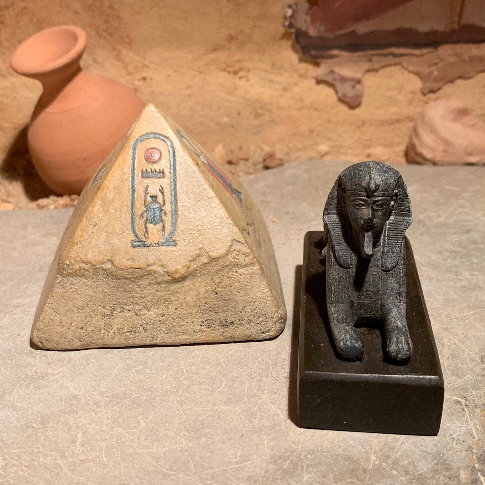 EgyptianReplicaSphinxstatuewithPyramidfeaturingIsisknot