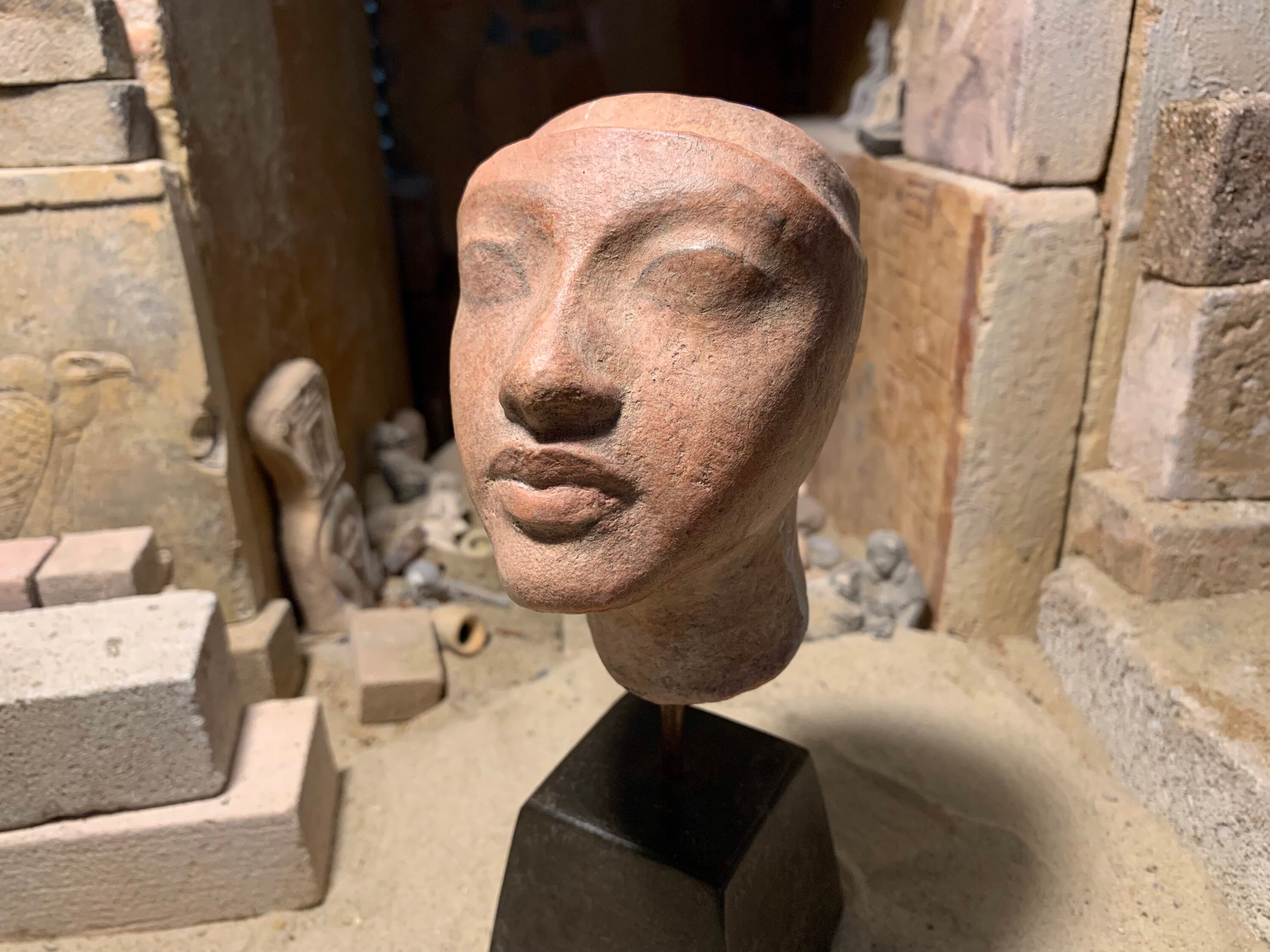 Egyptian Amarna statue / sculpture bust replica Kiya / Meritaten 18th