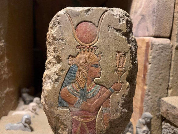 Isis - Egyptian art - Goddess of magic & mothers. Ancient Egypt mythology