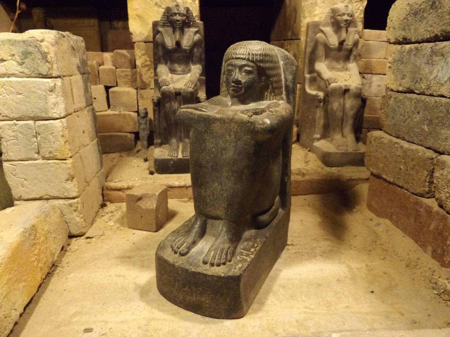 Egyptian block statue museum replica sculpture. Reign of Horemheb