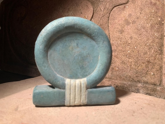 Egyptian art - Shen ring amulet - symbol of divine protection