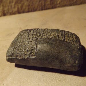Sumerian / Babylon Cuneiform tablet - Ancient writing Mesopotamia