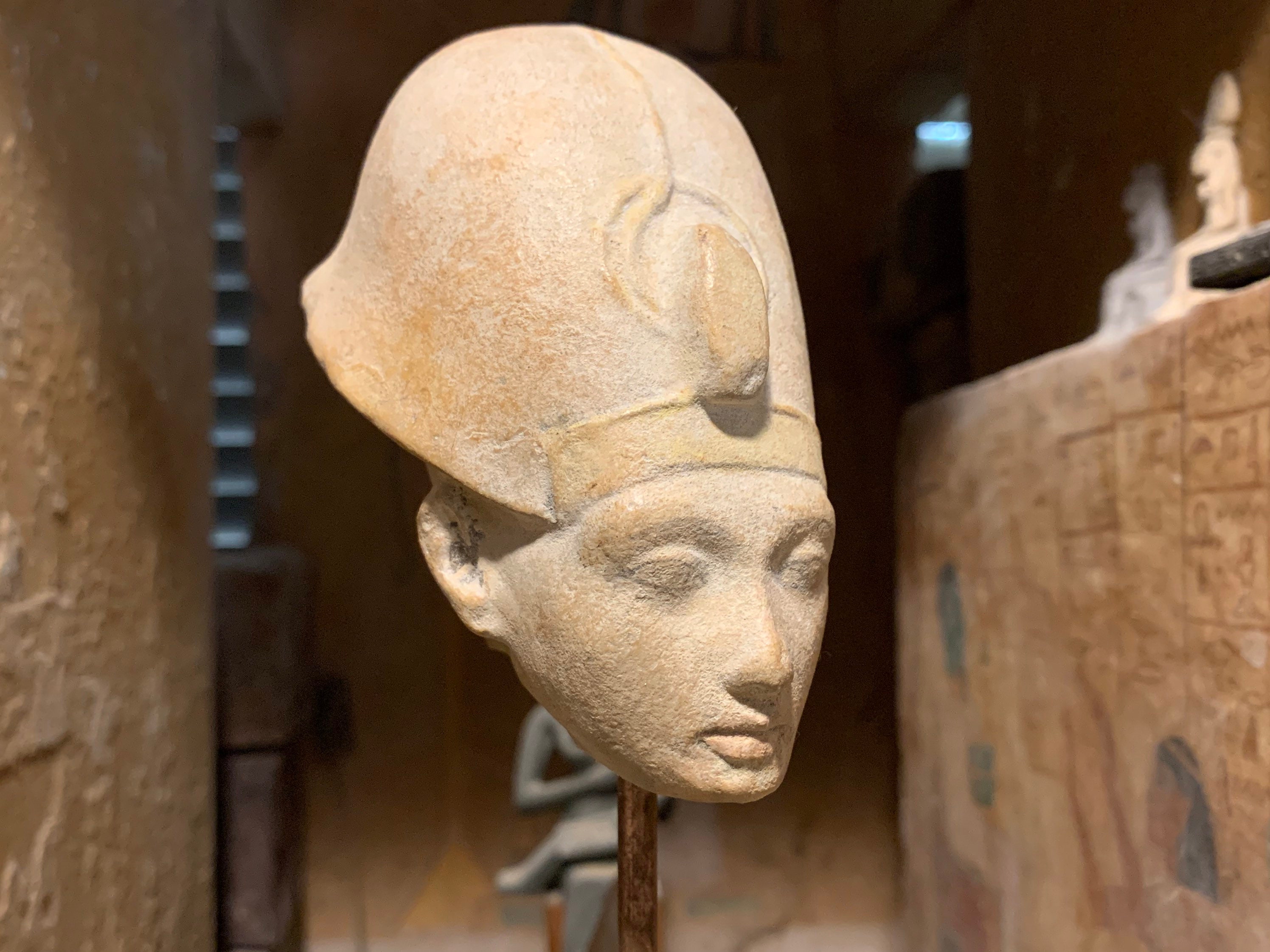 Egyptian statue fragment of King Ankheperure Nefertiti Akhenaten