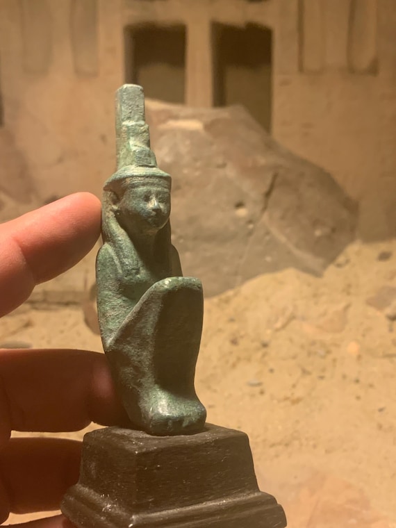 Isis - Egyptian statue replica. Seated Goddess of magic, motherhood & healing