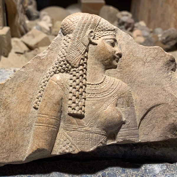 Egyptian art - Cleopatra dressed as the Goddess Isis - Relief sculpture fragment