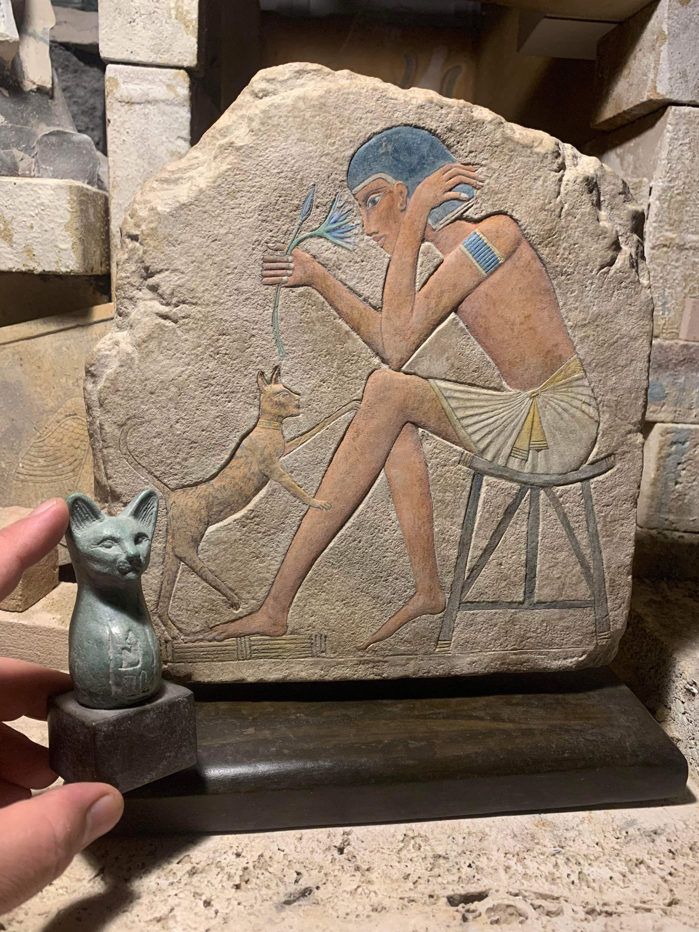 Egyptian art / statue & relief sculpture Bast cat Tadukhippa and the