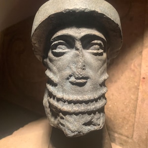 Hammurabi  Mesopotamian statue / sculpture fragment replica. King of Babylon - Head / Babylonian art