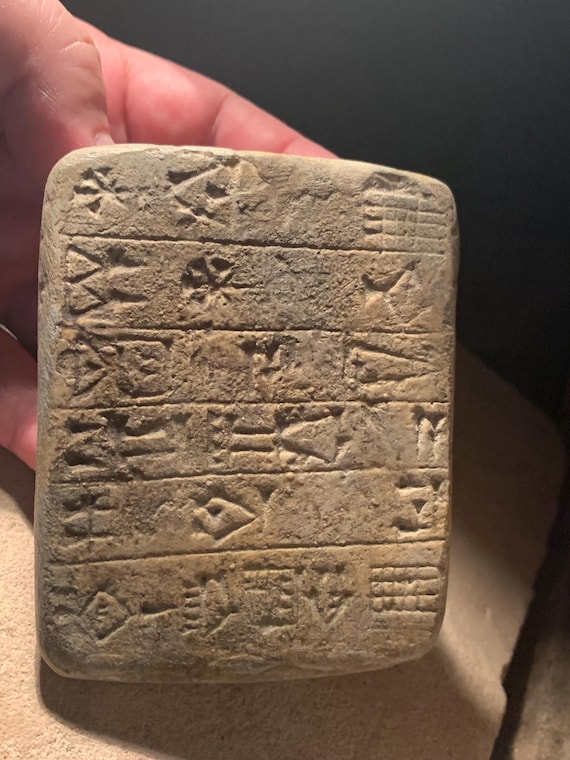 Sumerian writing - cuneiform tablet of Gudea - document replica - Mesopotamia