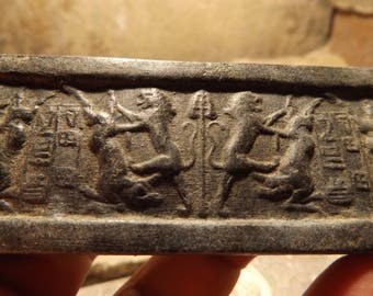 Sumerian cylinder seal-impression Akkadian cuneiform writing King-ILULU