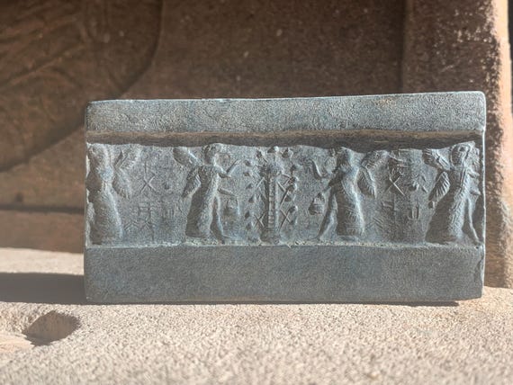 Mesopotamian / Assyrian seal impression - Tree of life with Apkallu