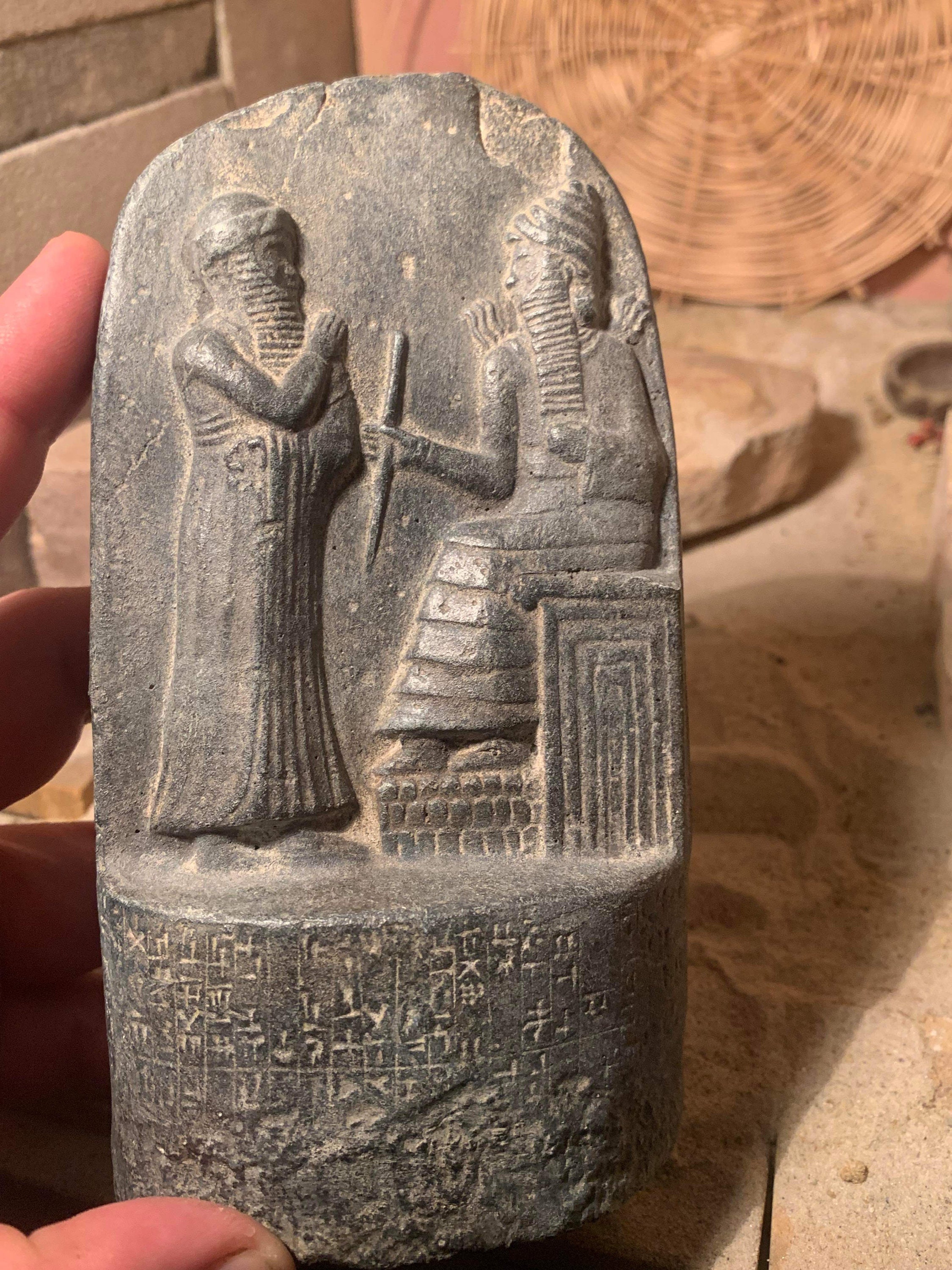 Babylon law code of Hammurabi - Akkadian Cuneiform Mesopotamian art ...
