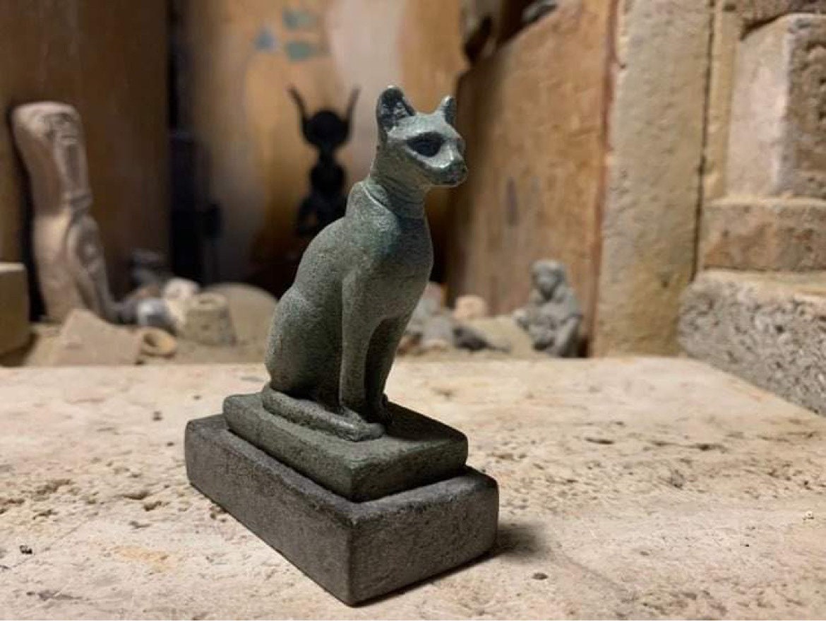 Egyptian cat statue Bast / Bastet Goddess of music, joy, dance