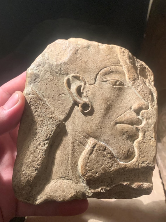 Egyptian art / sculpture - Akhenaten relief carving replica. Ancient Egypt - 18th dynasty