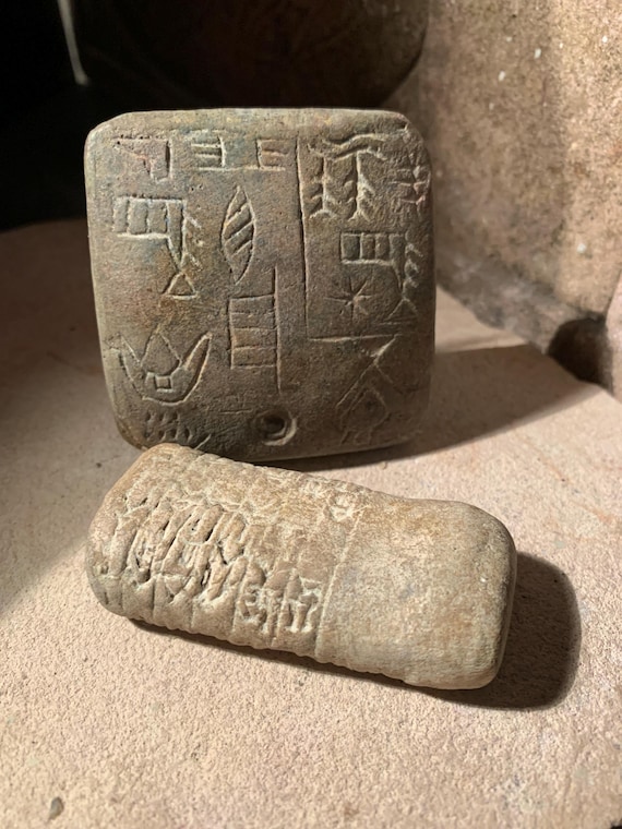 Sumerian / Babylon / Assyrian Cuneiform tablets - Ancient writing Mesopotamia