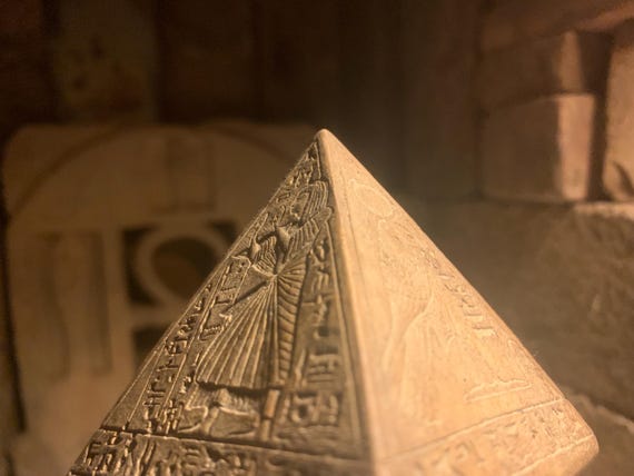 Egyptian statue Pyramid / Pyramidion featuring the sun god Ra and adoratore