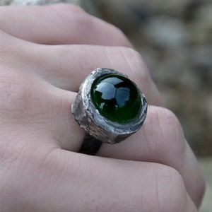 GREEN EYE Ring, tiefgrüner schlichter Ring, Rustikaler Ring, Nostalgischer Schmuck, Statement Ring, Ring verstellbar, Vintage-Stil