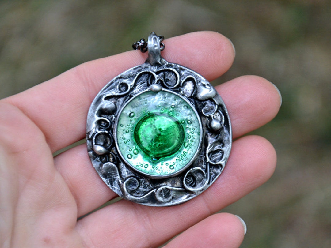 ORIENTAL GREEN Pendant Necklace Rustic Boho Necklace Pendant Statement