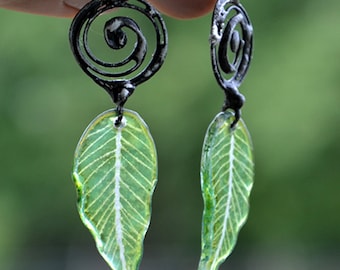 Unique earings with green engraved LEAVES, statement earings, dangle green earings, romantic jdangling earings