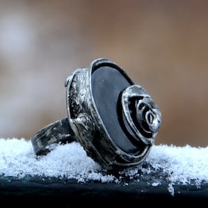 RETRO BLACK ring, ring with fused glass, statement, adjustable ring, old style, rustic, raw jewelry, big black ring, boho, eye-catchy ring