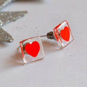 Tiny glass earings with RED HEARTS, cute stud earings.
