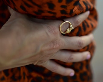 The Sun Keeper- Gold Tiger on a Circle Ring, Animal Ring, Wild Car Ring, Feline Ring, Fire element, Solid gold ring, gold circle, Tiger ring
