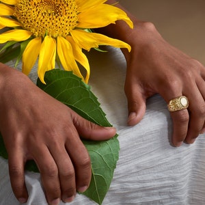 Gold Sunflower Ring - Gold Flower Ring - Fire element, Flora jewelry, unique solid gold ring, Botanical jewelry, statement ring, Flowers