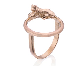 The Sun Keeper- Gold Tiger on a Circle Ring, Animal Ring, Wild Cat Ring, Feline Ring, Fire element, Tiger ring, Solid gold ring, Gold circle