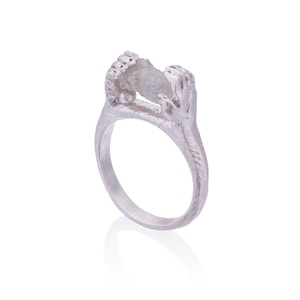 Contact Ring - Silver Hands Holding a Raw Diamond - Silver Hands Ring - Crystal ring, Crystal jewelry, Rough diamonds jewelry, art jewelry