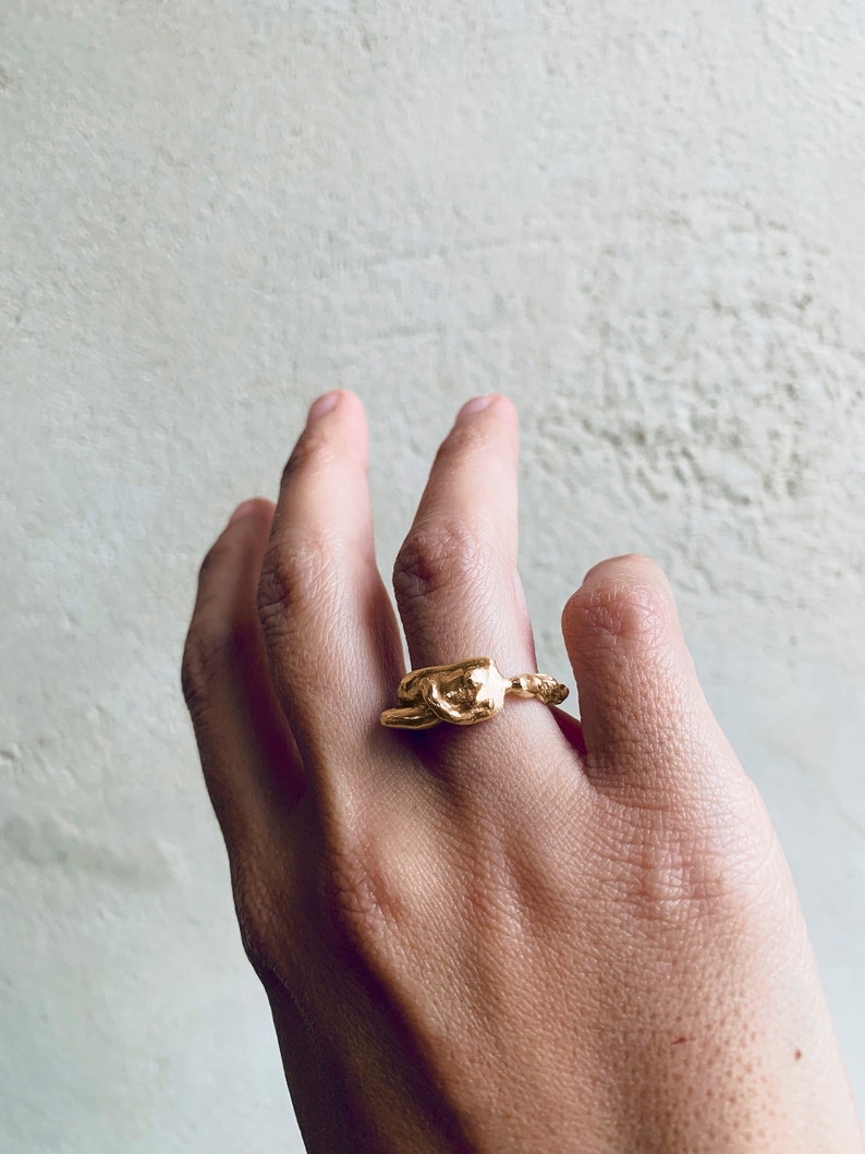 Gold Woman Ring Woman figure ring Body ring Body Sculpture Ring Art Jewelry, Solid gold artistic ring, feminine jewelry, Gold woman image 4