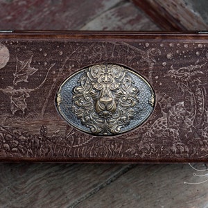 Caixa elegante personalizada de madeira | caixa de leão | caixa de madeira gravada | porta-jóias vintage | caixa de lembrança masculina