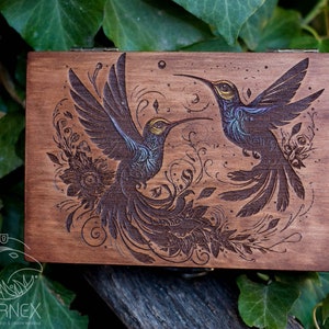 Schöne Kolibri Tarot Box | gravierte Holzbox | individuelle vintage Schmuckschatulle | Tarot Box | Erinnerungsbox