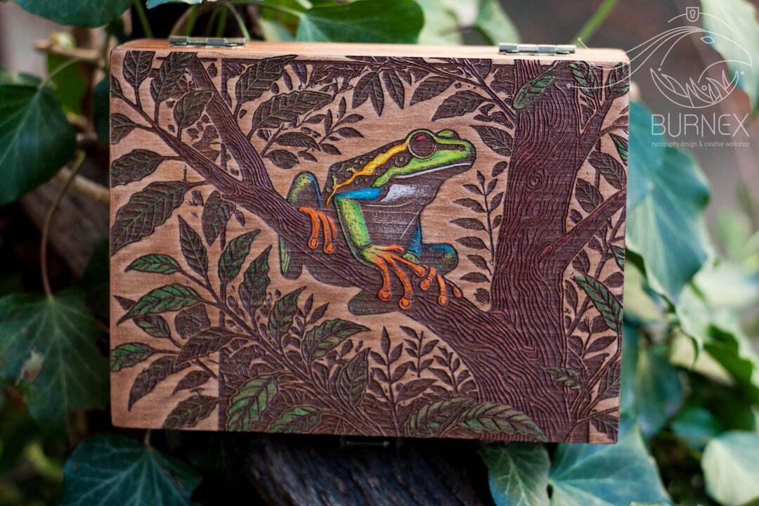 Engraved Tree Frog Wooden Box: Pyrography Keepsake Vintage Jewelry Box ...