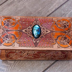 Vintage Schmuckschatulle aus Holz | -Dose mit keltischem Ornament | individuell gravierte Erinnerungsbox | Box für Karten | Box für Ringe