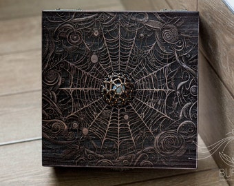 Hölzerne Gothic Spider Сocoon Box | Spinnennetz-Box | benutzerdefinierte Tarot-Box | Vintage Schmuckschatulle | individuelle Erinnerungsbox