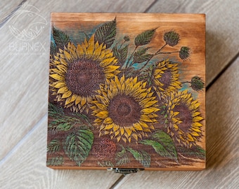 Portagioie vintage in legno con girasole: scatola dei tarocchi ricordo incisa