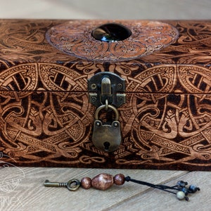 Vintage wooden celtic jewelry box custom engraved box craft work wooden chest 画像 4