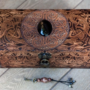 Vintage keltische Schmuckschatulle aus Holz | individuell gravierte Box | Bastelarbeit | Holztruhe