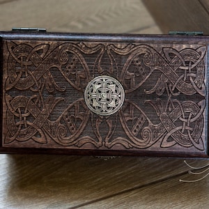 Keltisches Metallschild | Vintage keltische Truhe | Schmuckkästchen aus Holz | rustikale Design Box