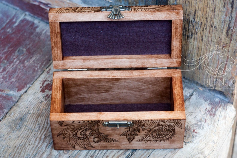 Vintage Schmuckbox aus Holz individuelle Andenkendose mit Ammonit gravierte Holzkiste Bild 8