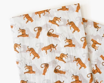 Cheetah Illustration Tissue Paper, Animal Christmas Holiday Gift Wrapping Paper, Safari Pattern Craft Paper Supplies, Gift Wrap for Kids