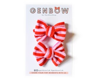 Sweet Holiday Bow Pigtail Hair Clip Set, Christmas Hair Bow, Christmas Gift for Little Girl, Holiday Photo Prop, Handmade Girls Bow