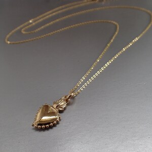 Sacred Heart Gold Long Necklace, Delicate, Gold-filled bild 4